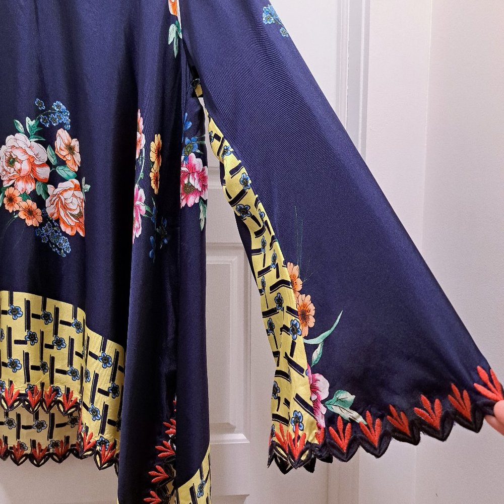 Johnny Was Dinah Silk Tunic with Embroidered Trim Size Large - Picture 4 of 11